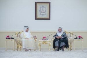 حاكم الشارقة يستقبل سعود بن صقر
