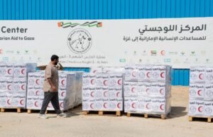 ضمن "الفارس الشهم 3" دخول 4 قوافل مساعدات إماراتية إلى غزة تحمل 930 طناً من المساعدات الإنسانية وكسوة العيد