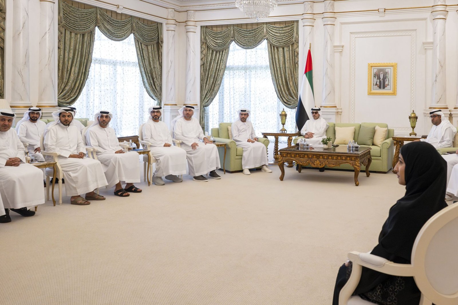 هزاع بن زايد يطّلع على مستجدات مشاريع تطوير البنية التحتية والنقل والخدمات اللوجستية في منطقة العين 1 هزاع بن زايد يطّلع على مستجدات مشاريع تطوير البنية التحتية والنقل والخدمات اللوجستية في منطقة العين