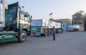 ضمن "الفارس الشهم 3" دخول 4 قوافل مساعدات إماراتية إلى غزة تحمل 930 طناً من المساعدات الإنسانية وكسوة العيد