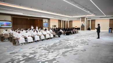 شرطة أبوظبي تقدّم خدمات النقاط المرورية في وزارة الخارجية