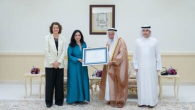 سلطان القاسمي يتسلم شهادة تجديد الاعتراف بالشارقة "مدينة صديقة للطفل" من منظمة "اليونيسف"