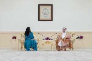 سلطان القاسمي يتسلم شهادة تجديد الاعتراف بالشارقة "مدينة صديقة للطفل" من منظمة "اليونيسف"