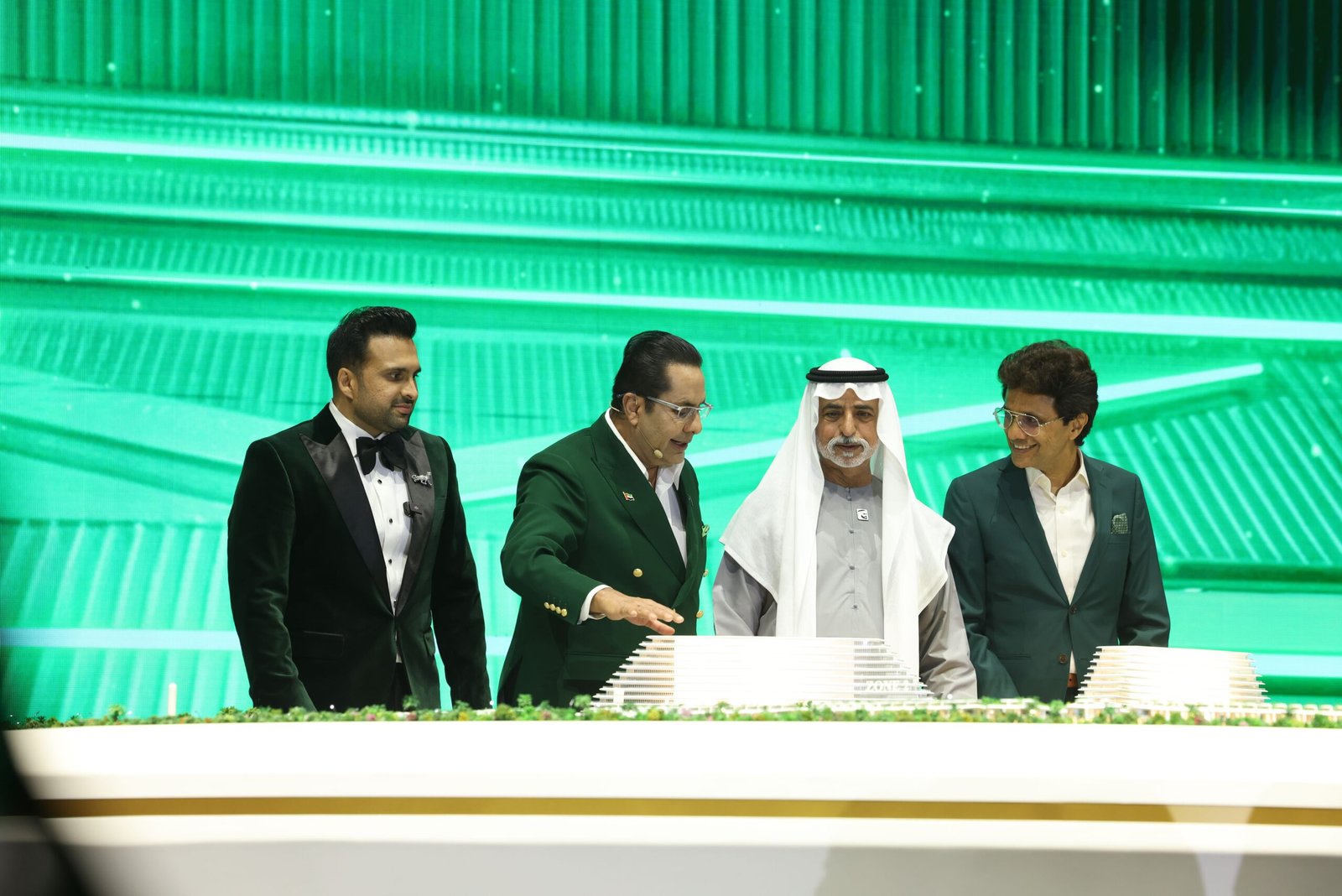 نهيان بن مبارك يشهد إطلاق مشروع "Greenz by Danube" أول مجتمع فلل متكامل ومفروش بالكامل في دبي 1 نهيان بن مبارك يشهد إطلاق مشروع "Greenz by Danube" أول مجتمع فلل متكامل ومفروش بالكامل في دبي