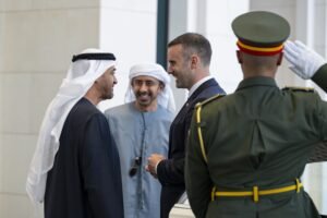رئيس الدولة ورئيس وزراء مونتينيغرو يبحثان علاقات التعاون والتطورات الإقليمية