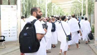 حجاج دولة الإمارات يقفون على صعيد عرفات لأداء ركن الحج الأعظم 2 حجاج دولة الإمارات