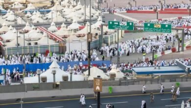 حجاج بيت الله الحرام يرمون جمرة العقبة الكبرى 2 حجاج