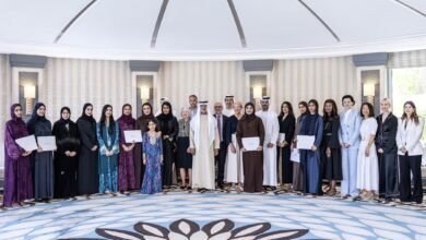 نهيان بن مبارك يكرِّم الفائزين بجوائز مجموعة أبوظبي للثقافة والفنون ومستفيدين من برنامج الإقامات الفنية