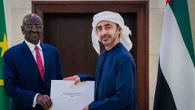 رئيس الدولة يتلقى رسالة خطية من رئيس موريتانيا تسلمها عبدالله بن زايد