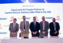 شركتا "إيزي ليس" و"إمبالا" توقّعان مذكرة تفاهم