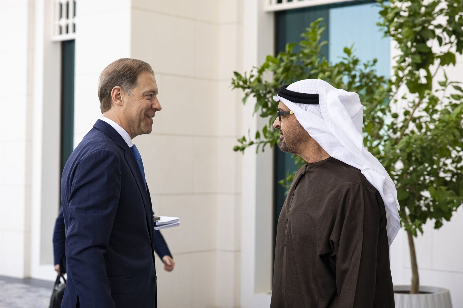 رئيس الدولة يستقبل النائب الأول لرئيس مجلس الوزراء الروسي 1 رئيس الدولة