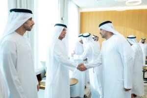 سعود بن صقر يقدم واجب العزاء في وفاة عبد العزيز بلحيف النعيمي