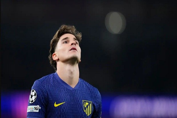 ألفاريز يصدم برشلونة بسبب أموال باريس 1 ألفاريز