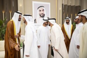 خليفة بن طحنون بن محمد يحضر حفل استقبال بمناسبة أفراح الشامسي 3 خليفة بن طحنون بن محمد يحضر حفل استقبال بمناسبة أفراح الشامسي