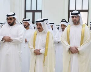 حاكم أم القيوين يؤدي صلاة عيد الأضحى بمسجد الشيخ أحمد بن راشد المعلا