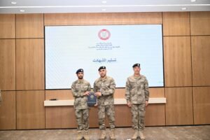 شرطة أبوظبي تحتفي بتخريج دورة المرشحين الجامعيين الأولى وتعزز جاهزية الكفاءات الوطنية للعمل الشرطي