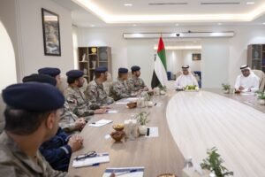 هزاع بن زايد يزور مديرية شرطة منطقة العين ويطّلع على برامجها التطويرية ومستوى الجاهزية الأمنية 4 هزاع بن زايد يزور مديرية شرطة منطقة العين ويطّلع على برامجها التطويرية ومستوى الجاهزية الأمنية