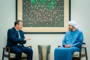 رئيس الدولة يمنح سفير المملكة المتحدة وسام الاستقلال من الطبقة الأولى 2 رئيس الدولة يمنح سفير المملكة المتحدة وسام الاستقلال من الطبقة الأولى