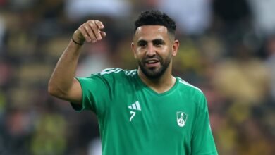 أهلي جدة ينهي الجدل حول رحيل رياض محرز