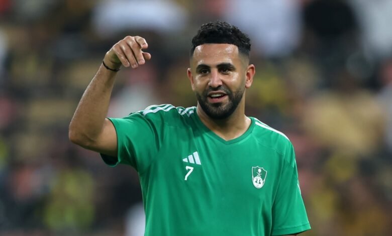 أهلي جدة ينهي الجدل حول رحيل رياض محرز
