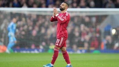 محمد صلاح يطلق رسالة وداع مغلفة بالحسرة