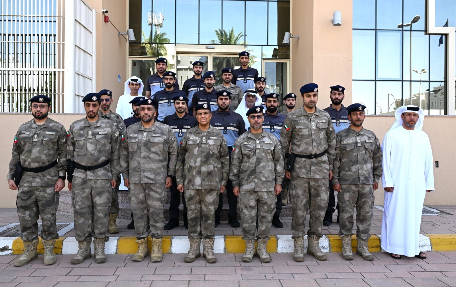 مديرو قطاعات شرطة أبوظبي يهنئون المناوبين بعيد الأضحى المبارك 1 شرطة أبوظبي