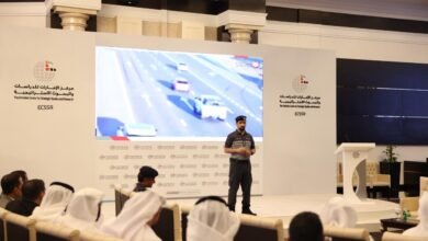 شرطة أبوظبي تقدّم خدمات النقاط المرورية لموظفي "مركز الإمارات للدراسات والبحوث الاستراتيجية"*