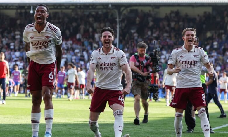 الدوري الإنجليزي.. أرسنال يتوج رسمياً وجوارديولا يودع السيتي 4 الدوري الإنجليزي.. أرسنال يتوج رسمياً وجوارديولا يودع السيتي