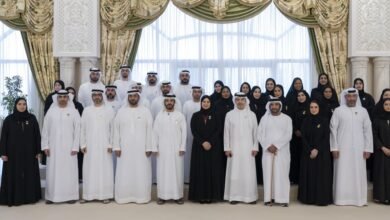 هزاع بن زايد يستقبل الشيوخ والمسؤولين والمواطنين في برزة قصر المقام بمنطقة العين