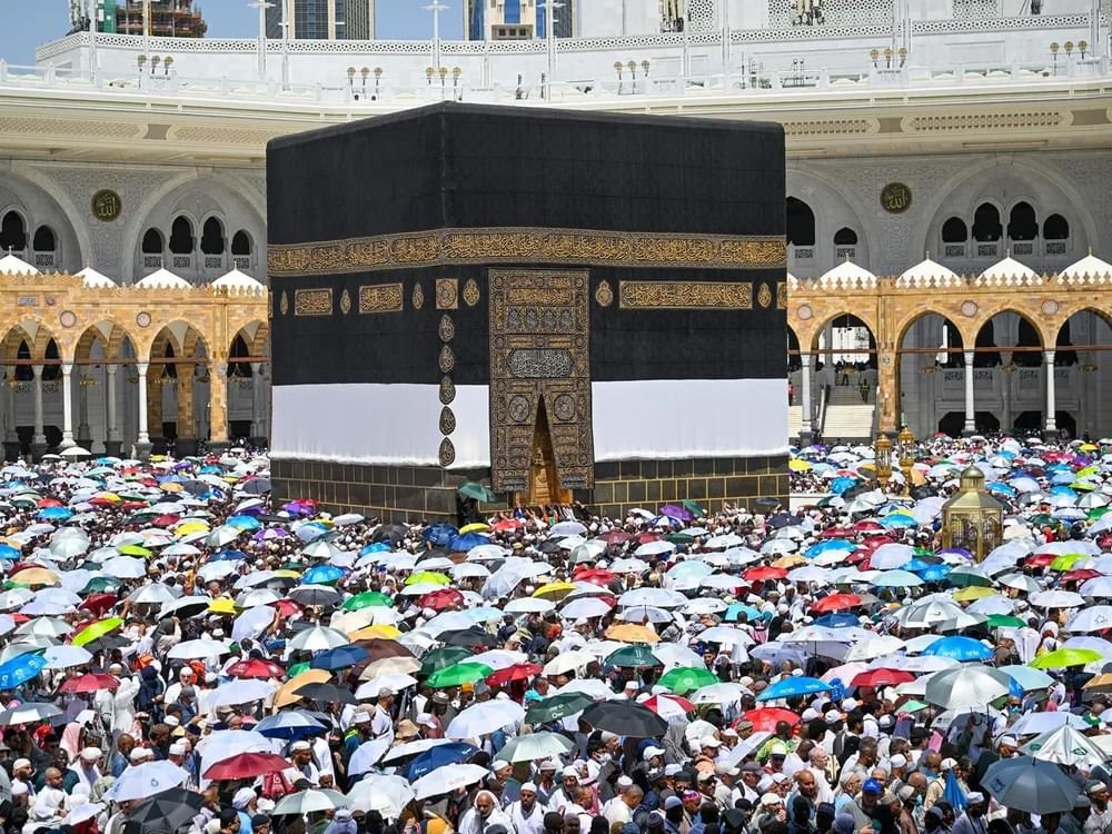 الحجاج المتعجلون يؤدون طواف الوداع بيسر وطمأنينة 1 الحجاج المتعجلون يؤدون طواف الوداع بيسر وطمأنينة