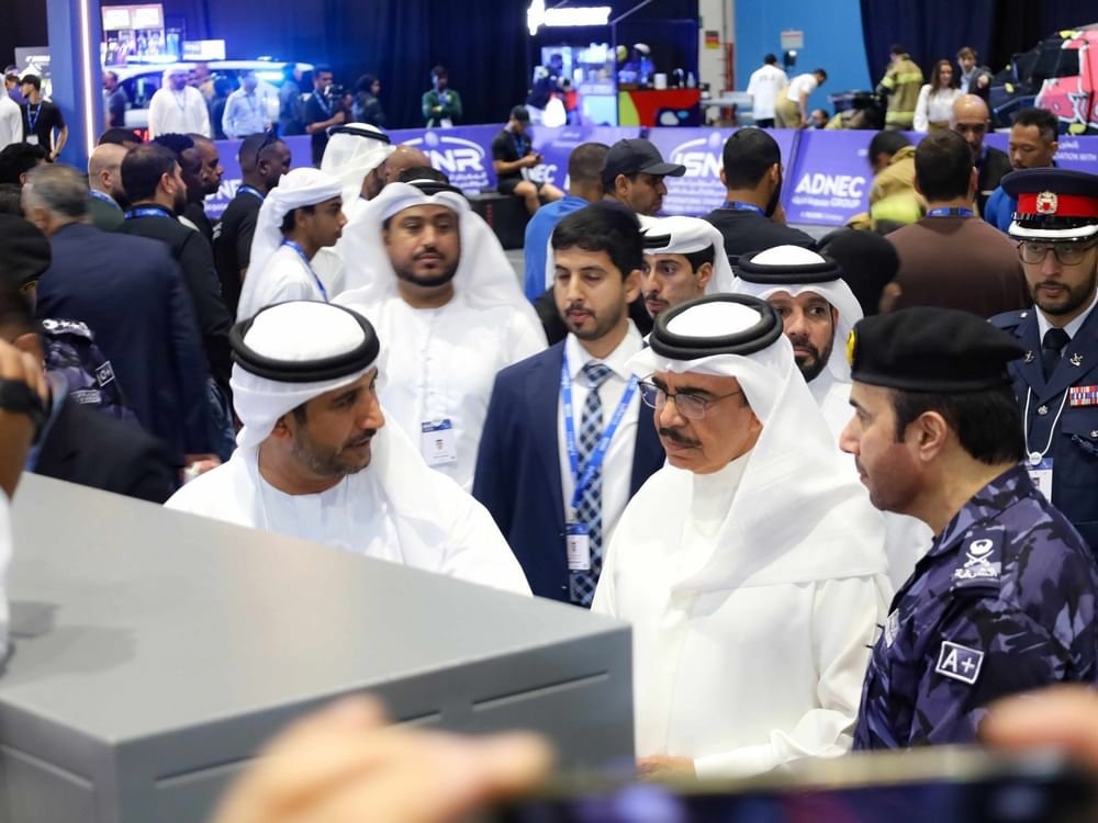 وزير الداخلية البحريني يزور جناح تسليح في معرض "آيسنار 2026" 1 وزير الداخلية البحريني يزور جناح تسليح في معرض "آيسنار 2026"