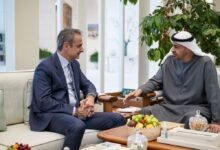 رئيس الدولة ورئيس وزراء اليونان يبحثان تعزيز الشراكة الإستراتيجية الشاملة بين البلدين والتطورات الإقليمية