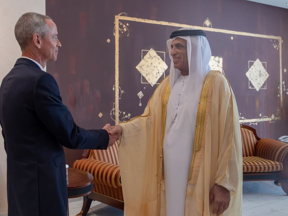 سعود بن صقر يستقبل القنصل العام الفرنسي 1 سعود بن صقر يستقبل القنصل العام الفرنسي
