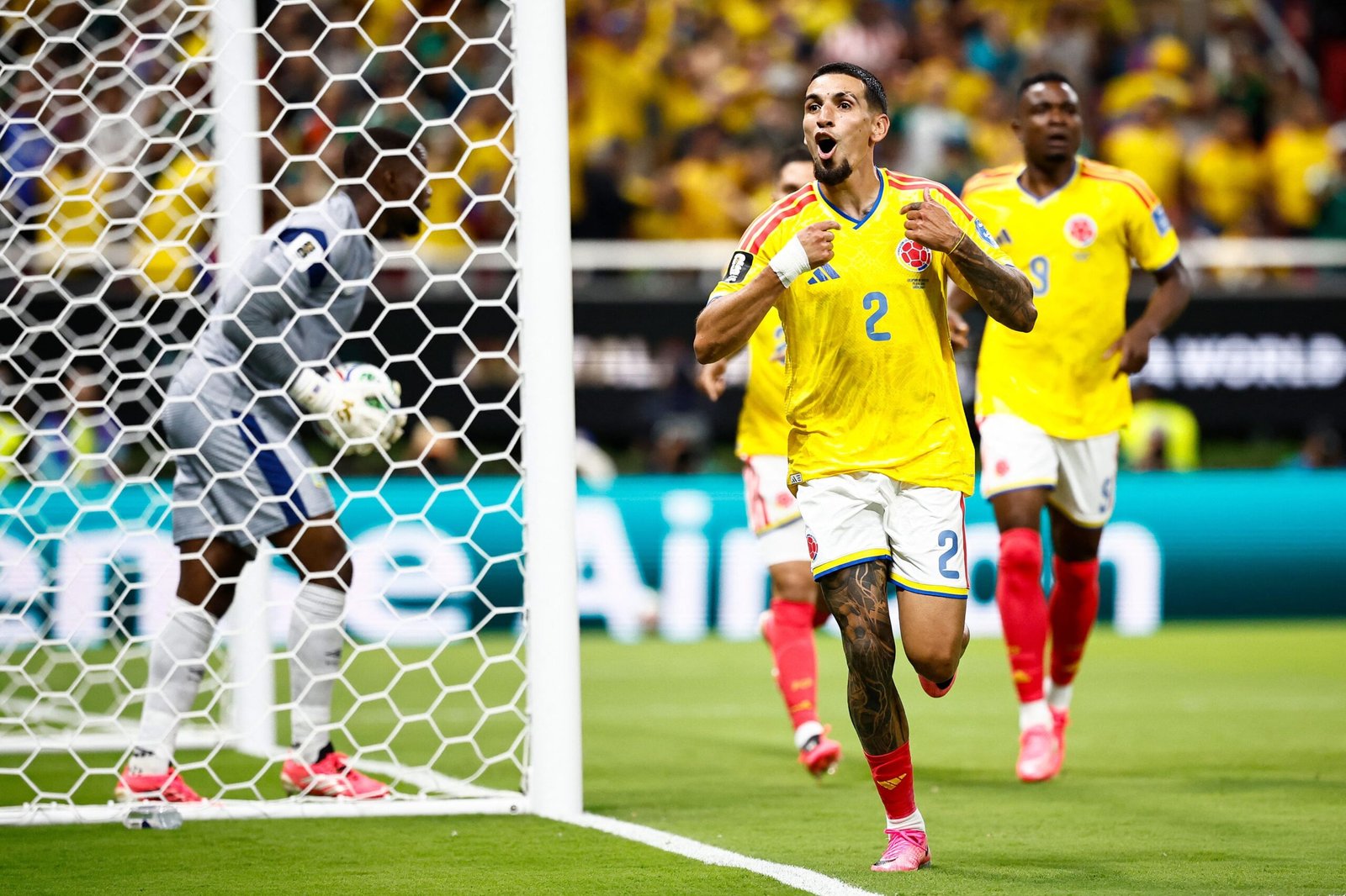 كولومبيا تفوز على الكونغو الديمقراطية وتتأهل إلى دور الـ32 في كأس العالم 1 كولومبيا