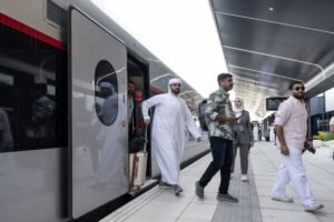 وصول أول رحلة ركاب لقطارات الاتحاد من الفجيرة إلى أبوظبي