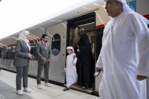 وصول أول رحلة ركاب لقطارات الاتحاد من الفجيرة إلى أبوظبي