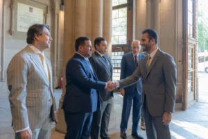 سلطان بن أحمد القاسمي يشهد توقيع مذكرة تفاهم بين مدينة الشارقة للإعلام "شمس" وكلية الاتصال بجامعة برشلونة