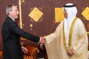 سعود بن صقر يستقبل سفير مملكة هولندا لدى الدولة بمناسبة انتهاء مهام عمله