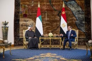 خلال زيارة أخوية إلى مصر.. رئيس الدولة يبحث مع الرئيس المصري علاقات البلدين والتطورات الإقليمية