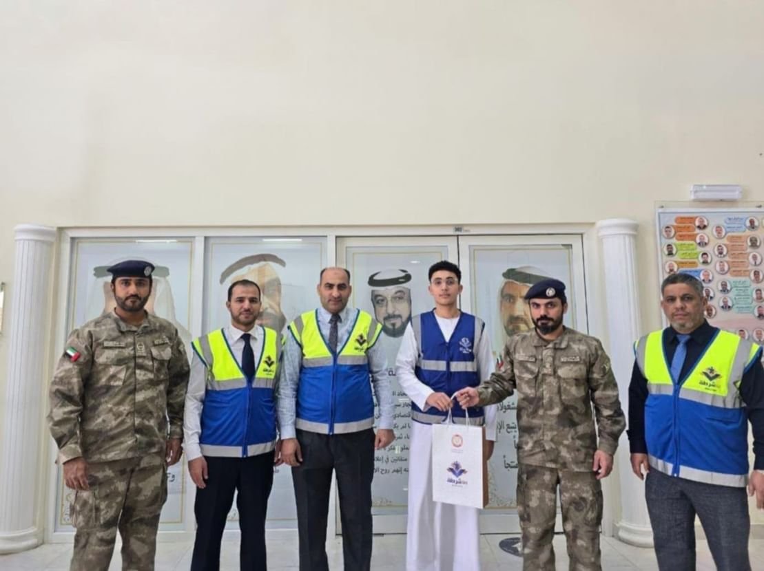 شرطة أبوظبي تكرّم سفراء "كلنا شرطة" المتميزين في تحدي القراءة العربي 1 شرطة أبوظبي تكرّم سفراء "كلنا شرطة" المتميزين في تحدي القراءة العربي