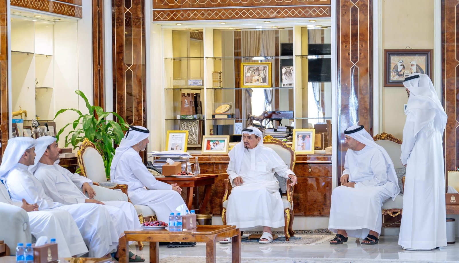 حميد بن راشد يشيد بدور الهلال الأحمر وجهوده الإنسانية محلياً ودولياً 1 حميد بن راشد يشيد بدور الهلال الأحمر وجهوده الإنسانية محلياً ودولياً