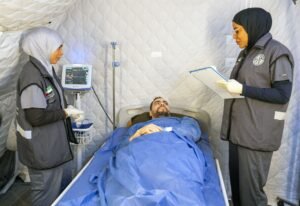 المستشفى الإماراتي العائم بالعريش يجري جراحة متقدمة لمريض من غزة حالته الصحية حرجة