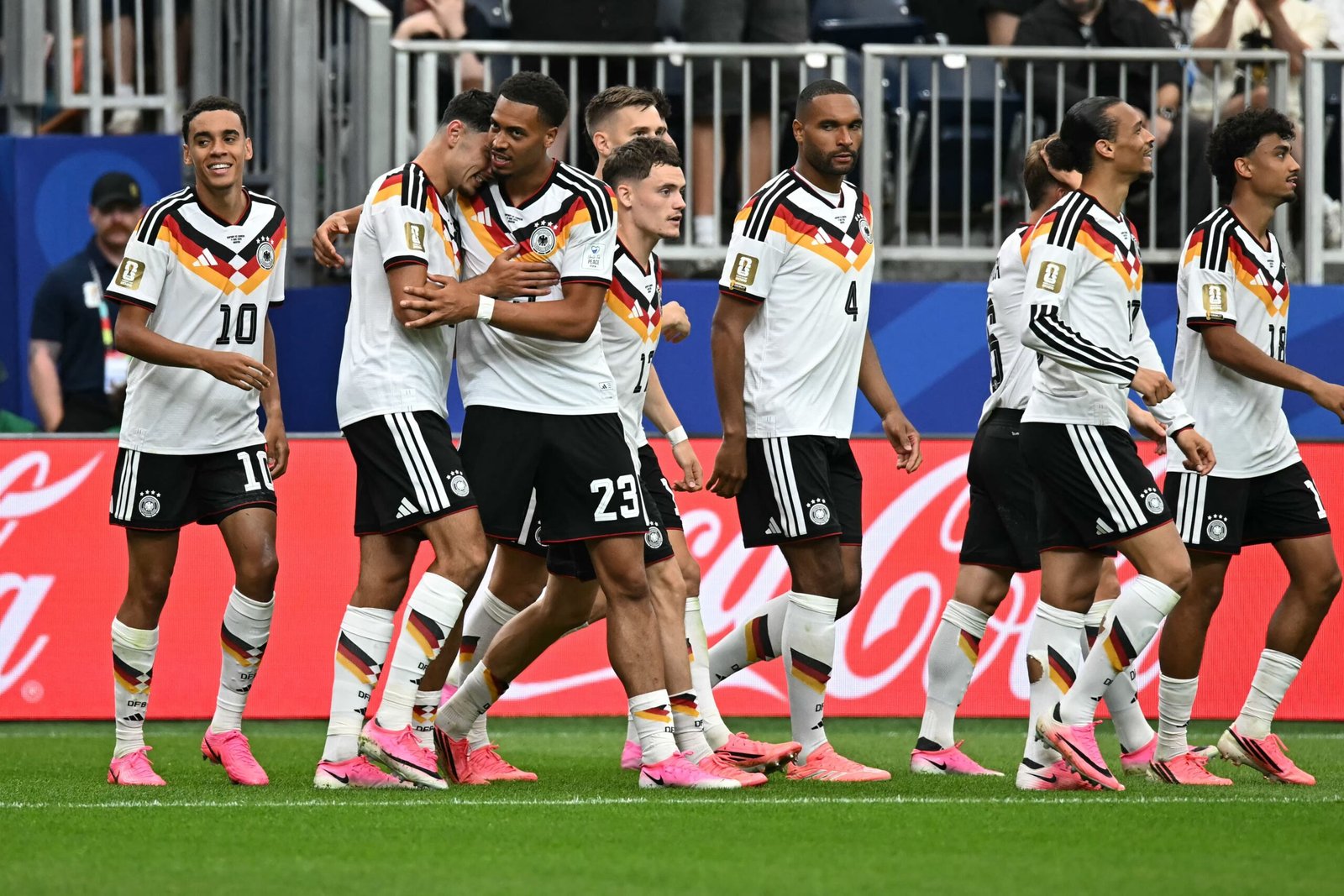 الجولة الأولى من كأس العالم 2026 بالأرقام .. أهداف غزيرة وأول إقالة فنية 1 الجولة الأولى من كأس العالم 2026 بالأرقام .. أهداف غزيرة وأول إقالة فنية