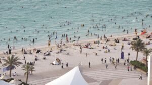 بلدية أبوظبي: شواطئ العاصمة تستقطب أكثر من 410 آلاف زائر في الربع الأول 3 بلدية أبوظبي: شواطئ العاصمة تستقطب أكثر من 410 آلاف زائر في الربع الأول