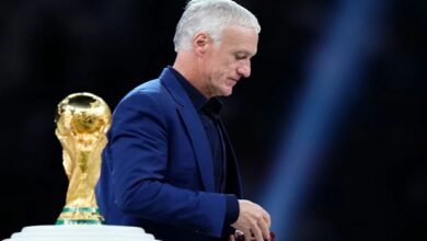 الموت يفجع مدرب فرنسا في كأس العالم 2 ديشامب