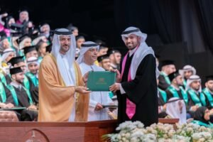 سلطان بن أحمد القاسمي يشهد تخريج طلبة درجة البكالوريوس في الكليات الطبية والعلوم الصحية بجامعة الشارقة دفعة ربيع 2026 3 سلطان بن أحمد القاسمي يشهد تخريج طلبة درجة البكالوريوس في الكليات الطبية والعلوم الصحية بجامعة الشارقة دفعة ربيع 2026