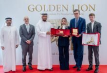 عبدالله آل حامد يتوج بثلاث جوائز ضمن الجائزة الدولية الكبرى للبندقية «الأسد الذهبي»
