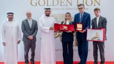 عبدالله آل حامد يتوج بثلاث جوائز ضمن الجائزة الدولية الكبرى للبندقية «الأسد الذهبي»