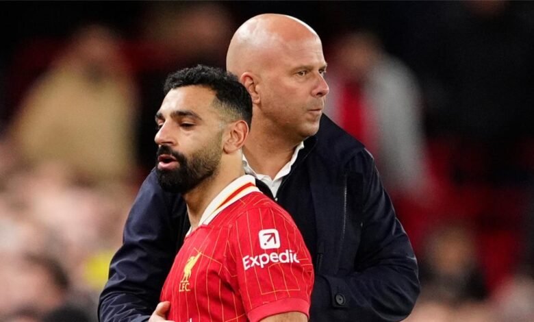نجم ليفربول السابق يهاجم سلوت بسبب صلاح