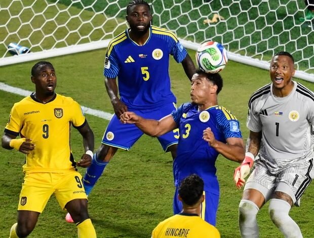 كوراساو تحصد نقطة تاريخية في كأس العالم